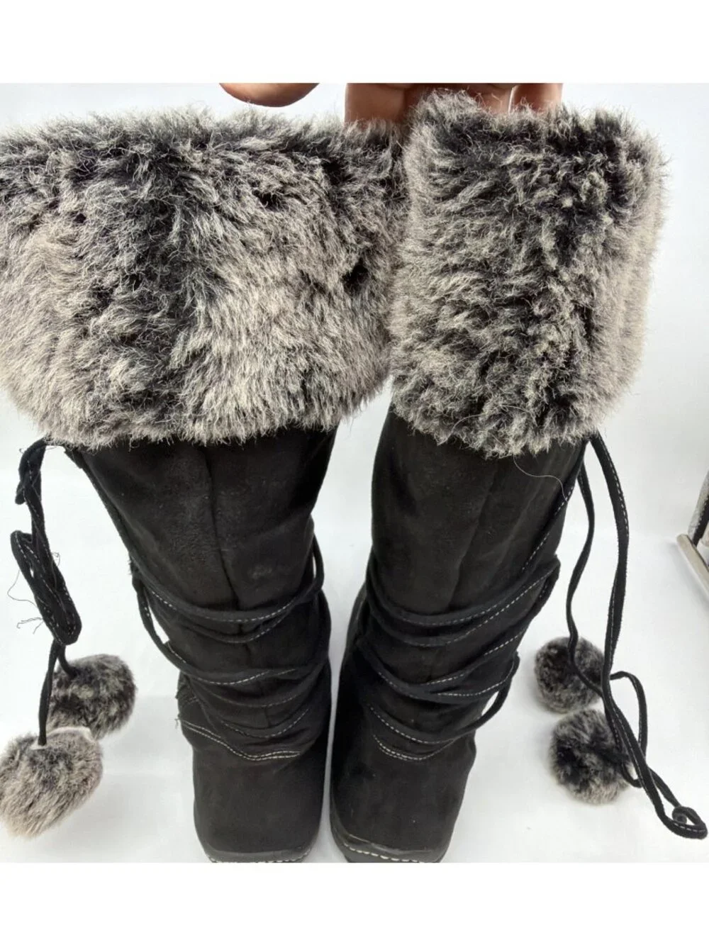 American Eagle Black Mallory Boots Gray Faux Fur Trim Pom-Pom Accents Womens 12